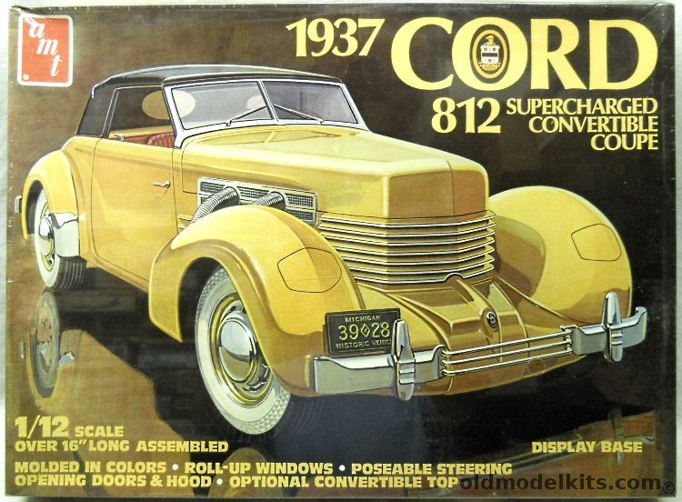 AMT 1/12 1937 Cord 812 SC Supercharged Convertible Coupe, 2424 plastic model kit